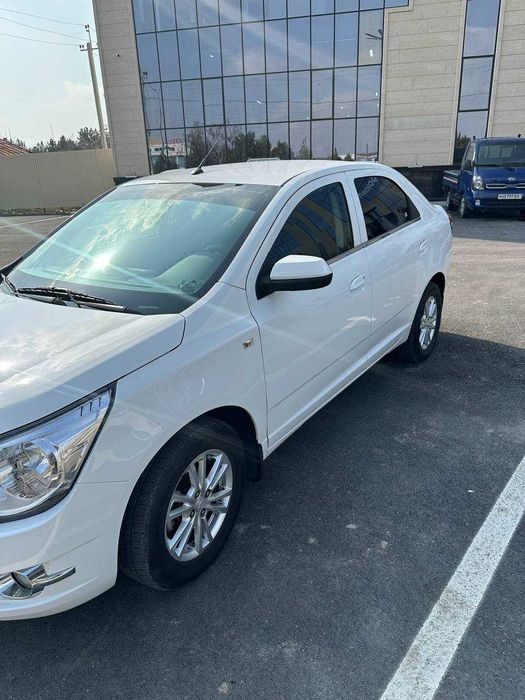 Cobalt aftomat 2023-yil 75 000 km Rangi: Oq