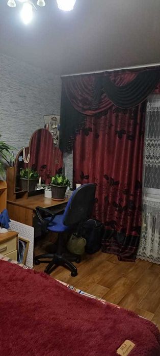 Сдам комнату в трехкомнатной