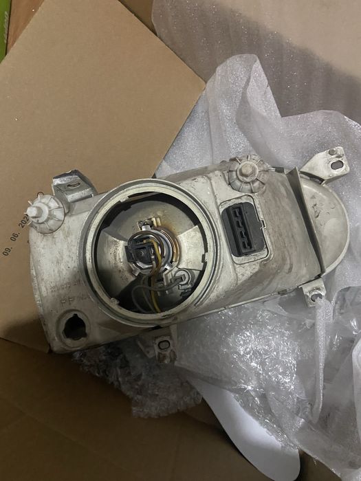 Левая фара гольф 3