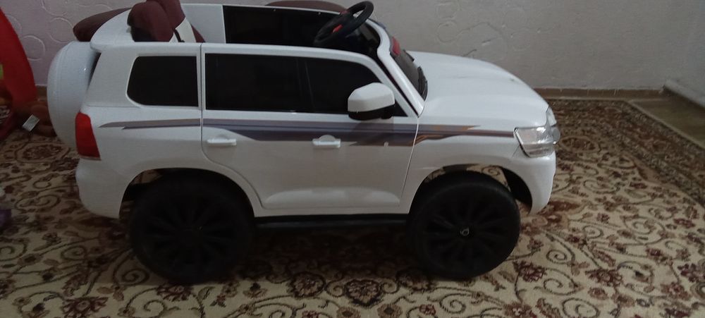 Машина детский новый