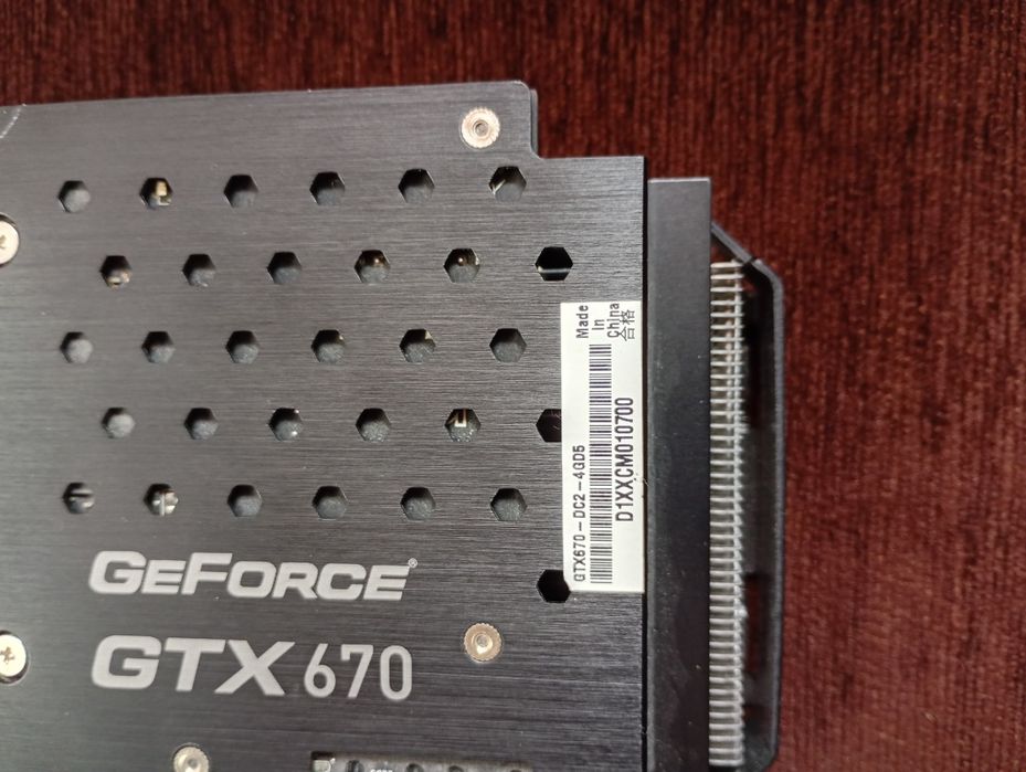 Vând placa video Asus 4 GB ddr5