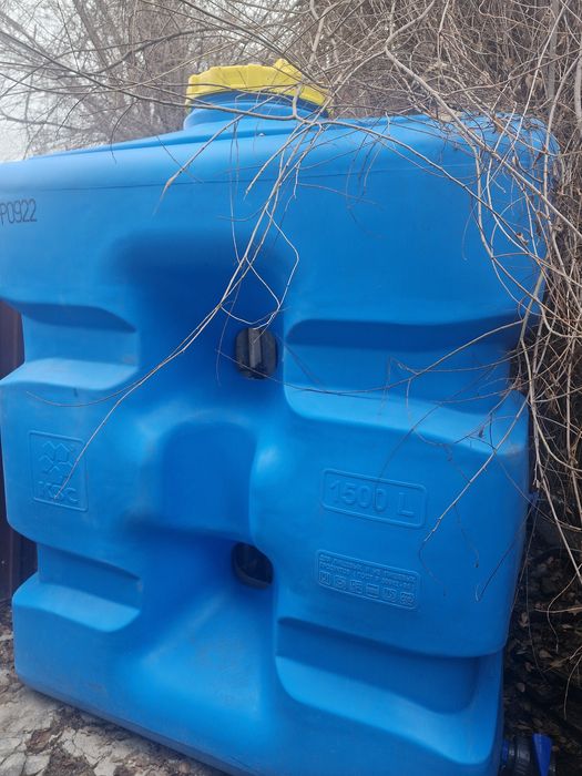 Продам 1.5 кубовую  ёмкость