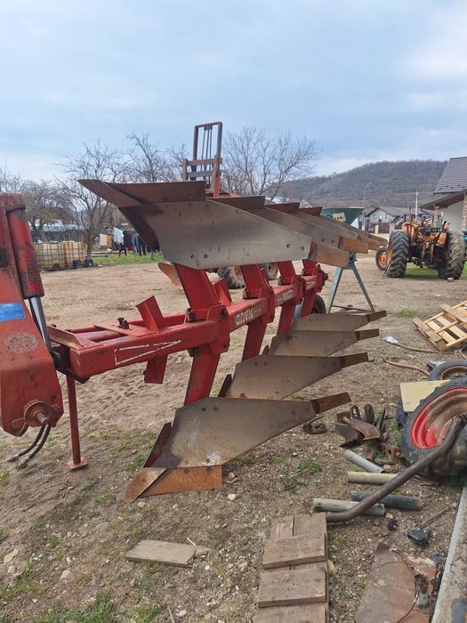 Plug agricol 3 brazde