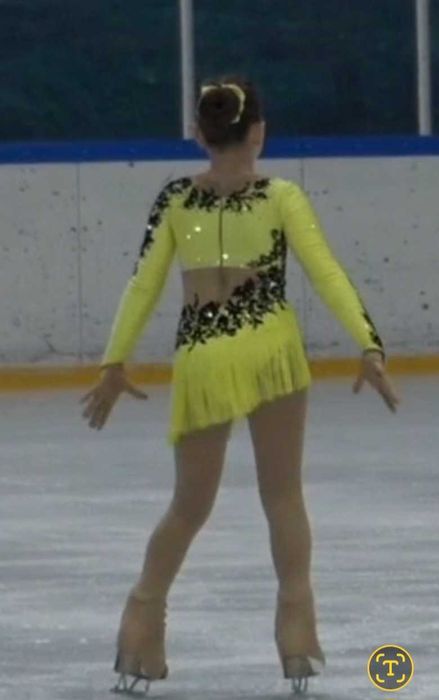 Рокля за фигурно пързаляне