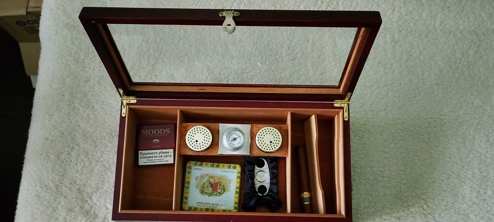 Кутия за съхранение на пури