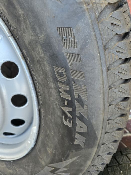 Джанти 16' 6х139.7 със зимни гуми 215 80 16