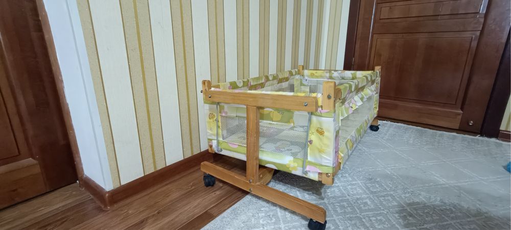 Детский манеж с люлькой