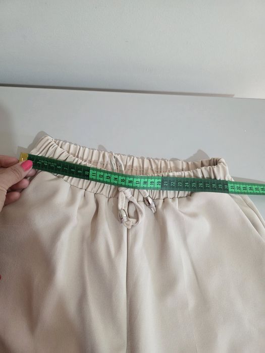 Pantaloni marimea S noi