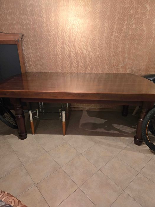 Стол обеденный дерево