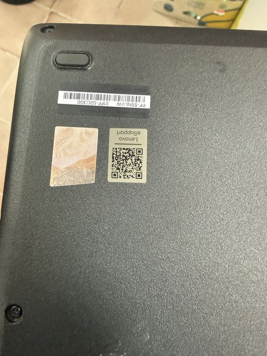 Lenovo p16v ryzen 7 AMD Ryzen 7 PRO 7840HS