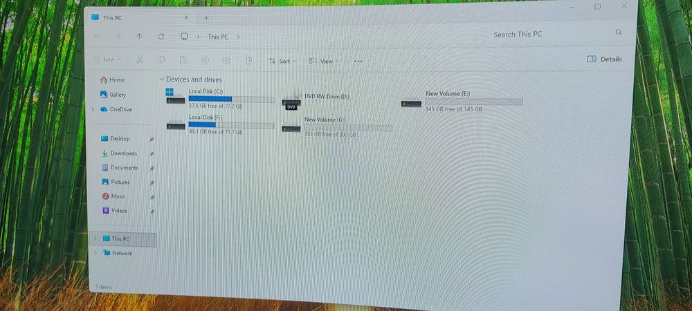 De jucat sau școală
