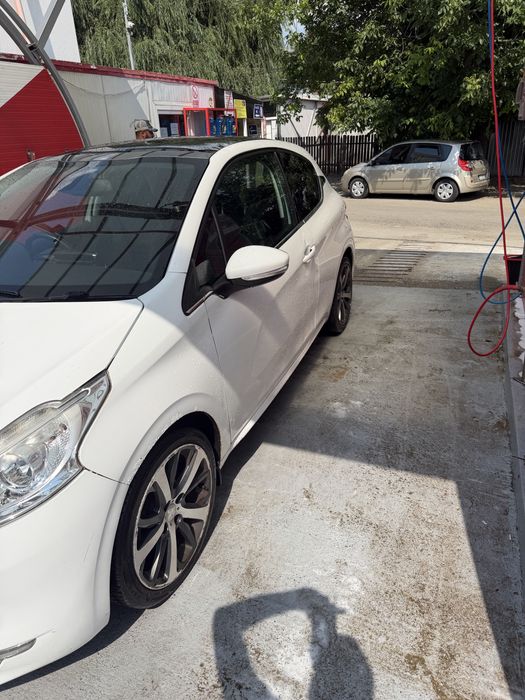 PEUGEOT 208 2013 — imagine 4