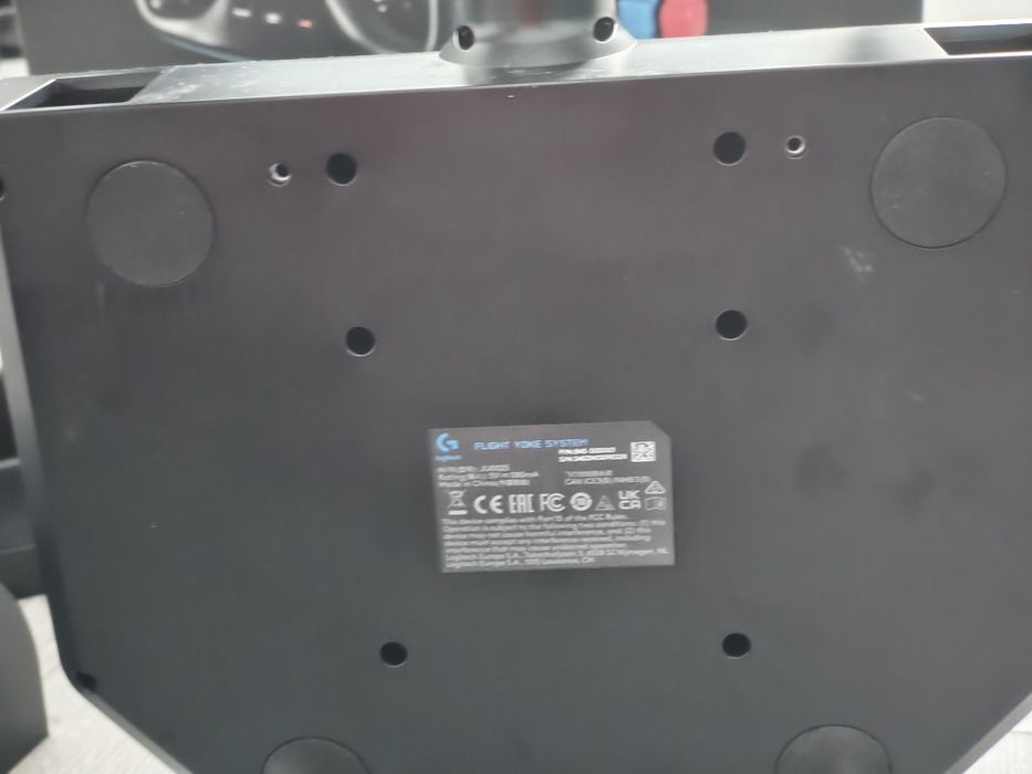 Vând Logitech G Flight Yoke System – Ca nou+cutie originala.