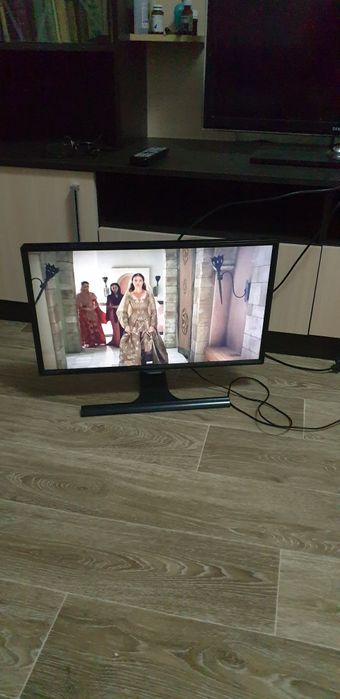 Монитор Samsung 24 дюйма FHD