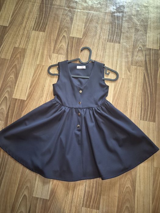 Продам школьную форму на девочку