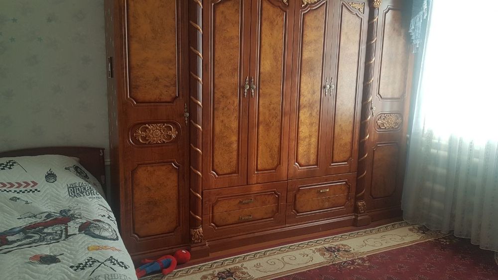 Кибрай тумани центрда жойлашган Уй сотилади.