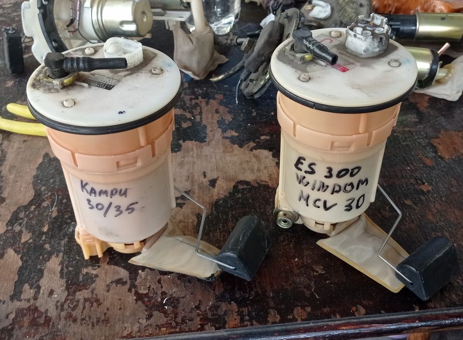 Лексус ES 300. Тойота Камри 30. Бензонасос. Бензостанция. Оригинал.