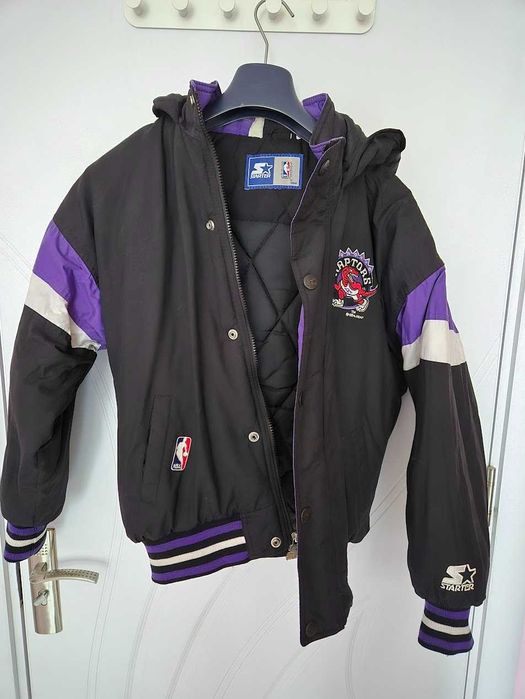 Продавам няколко НБА артикула потници и яке. Starter, Jordan, Champion