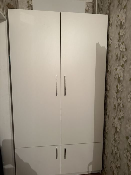 шифоньер ширина 110 , высота 200.