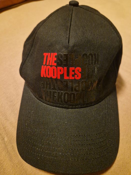 Vând șapcă unisex