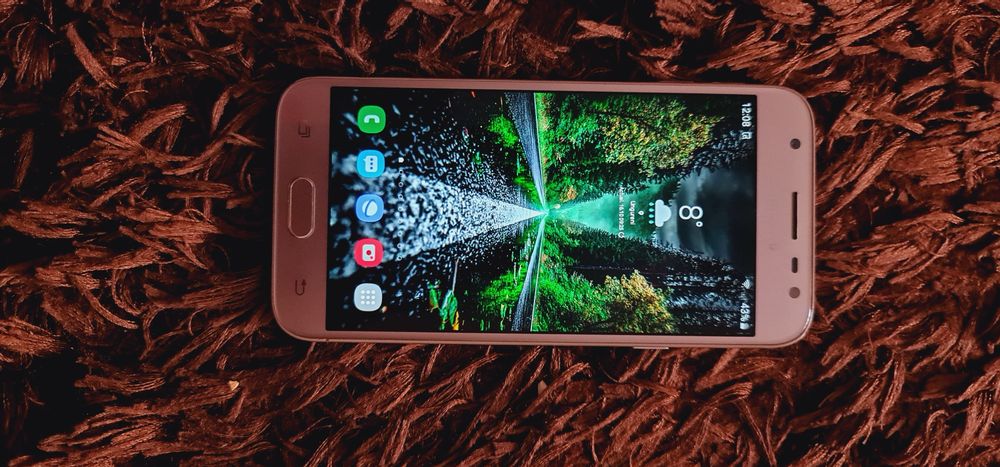 Samsung.         .