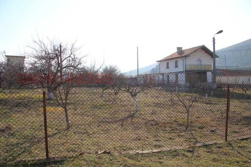 Стопански двор със застроена площ