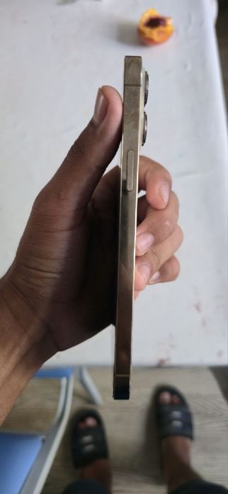 Iphone 13 pro max sotiladi yoki obmen