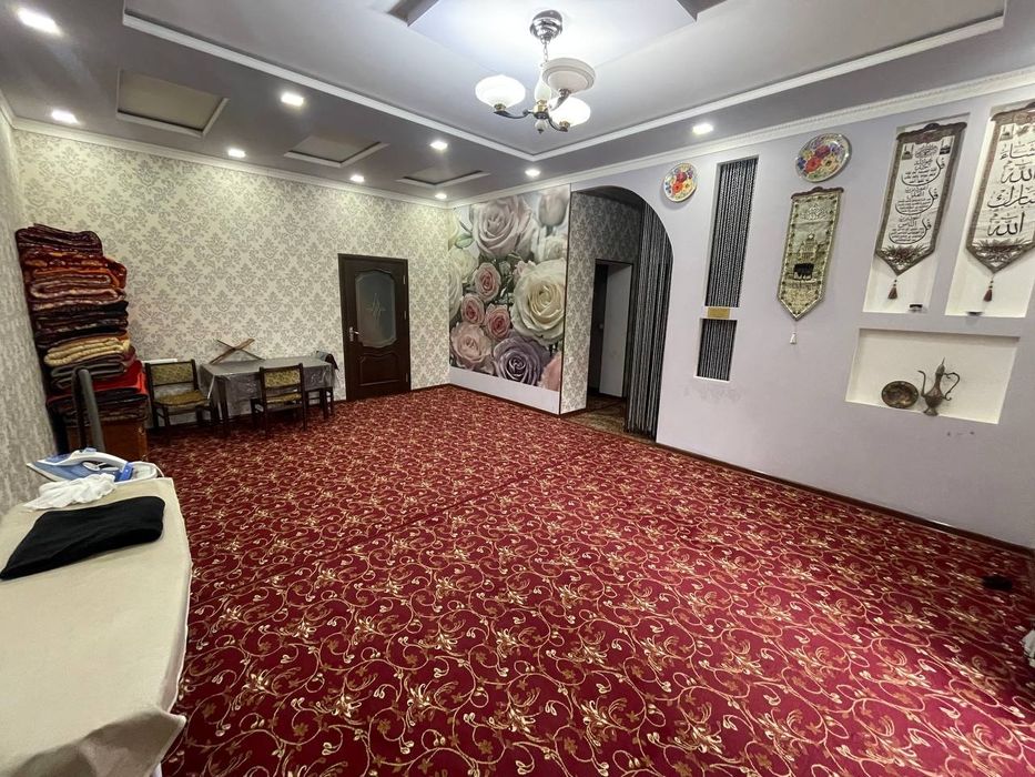 Ҳовлили уй сотилади