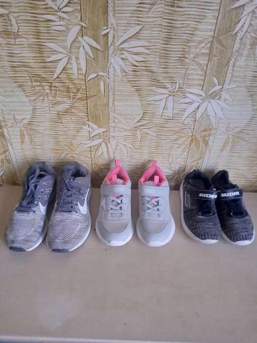 Продам кроссовки