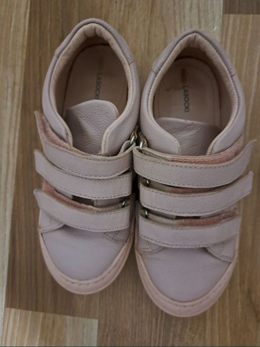 Обувки и сандалети 32 номер