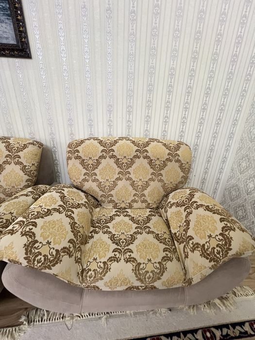 Продаю угловой диван