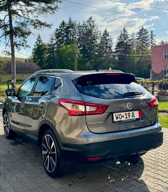 Nissan Qashqai 2014  1,2 Turbobenziner 89700 km Tekna  Inscris in  Ardeal
