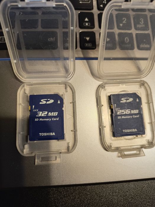 Memorii SD marca TOSHIBA originale Japan. 32MB - 256Mb