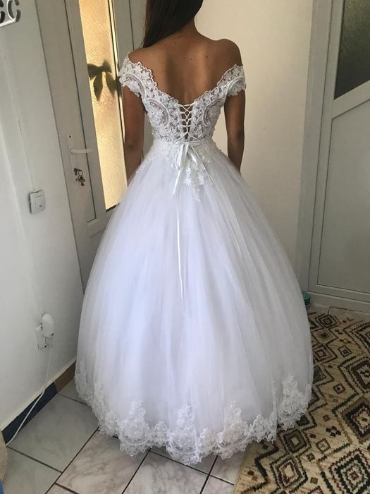 Vând rochie de mireasă stil prințesă