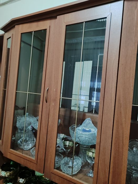 Srochna mebel sotiladi