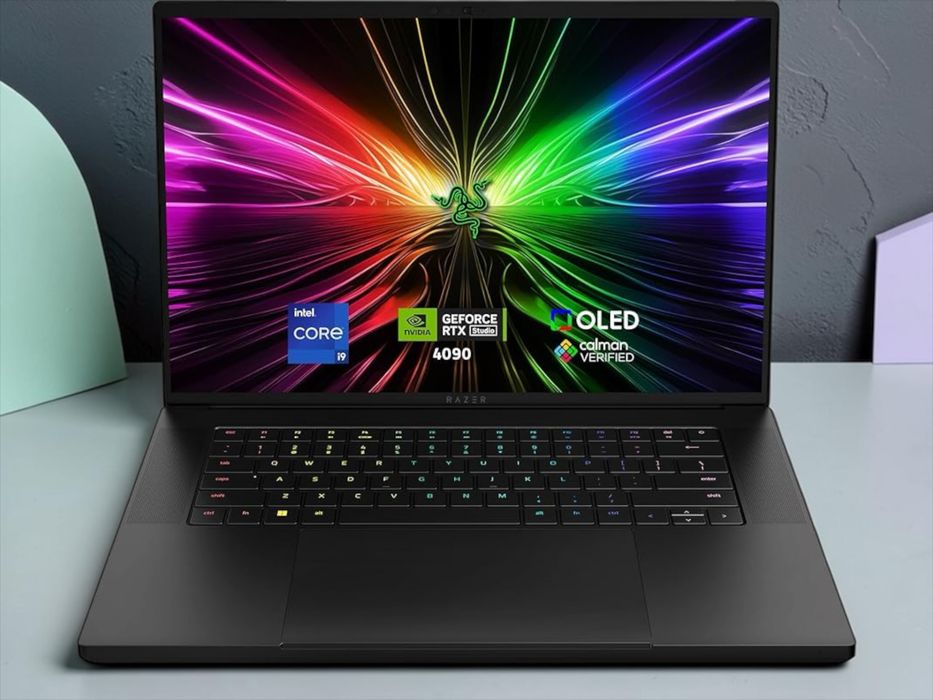 Razer Blade 16" FHD+ 240Hz Core i9-13950H 32GB DDR5 1TB NVMe RTX 4090 16GB