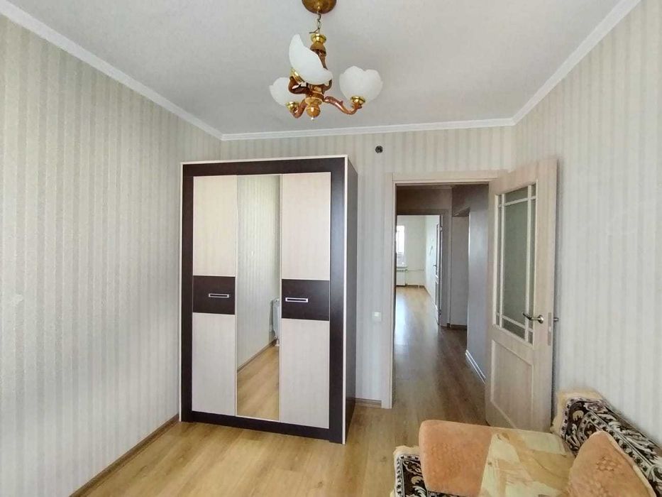 Продается  3  комн квартира Васильковский,35