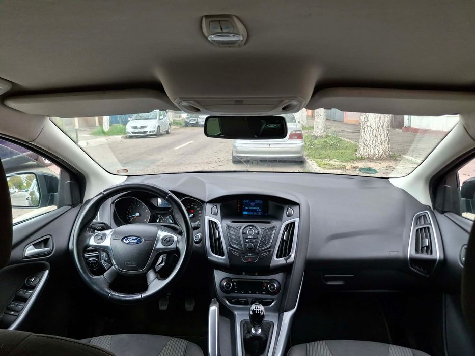 FORD Focus 2012 — imagine 5