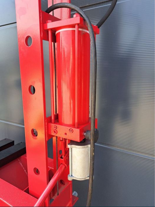 Хидравлична преса 50т