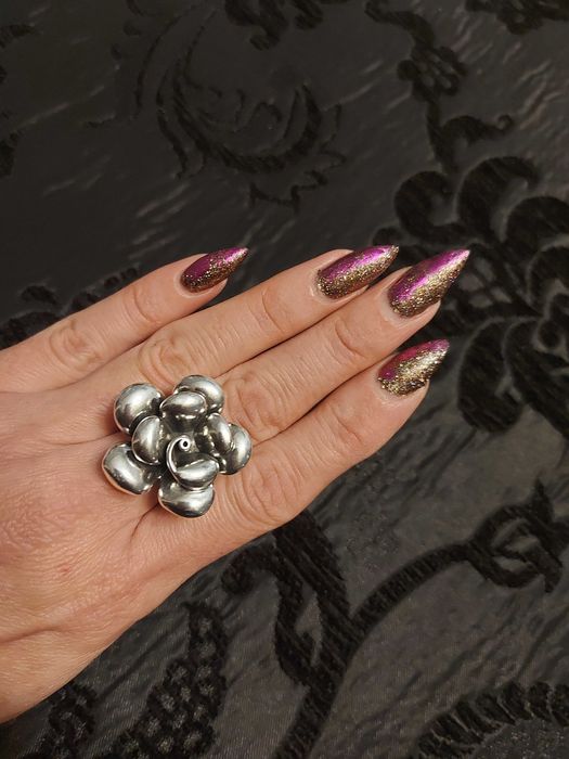 Красив, масивен пръстен