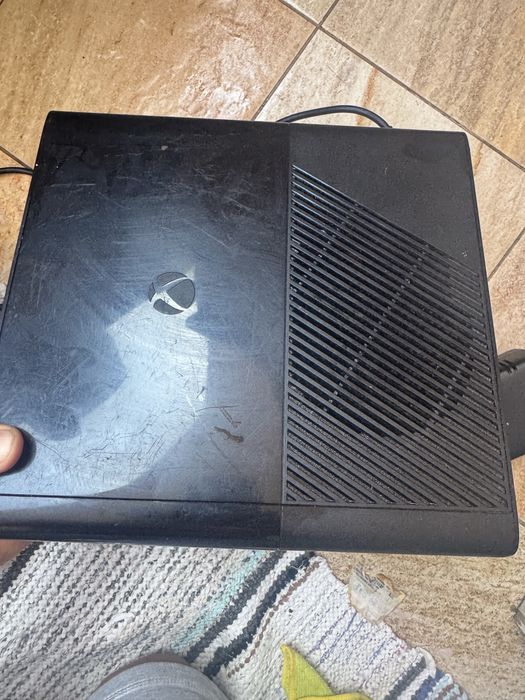 Xbox super slim defect , bec rosu