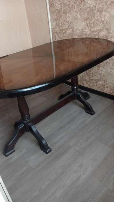 Продается стол, есть стулья, можно отдельно