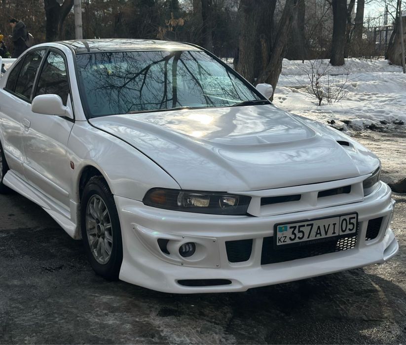 Бампер на митсубиси галант 8