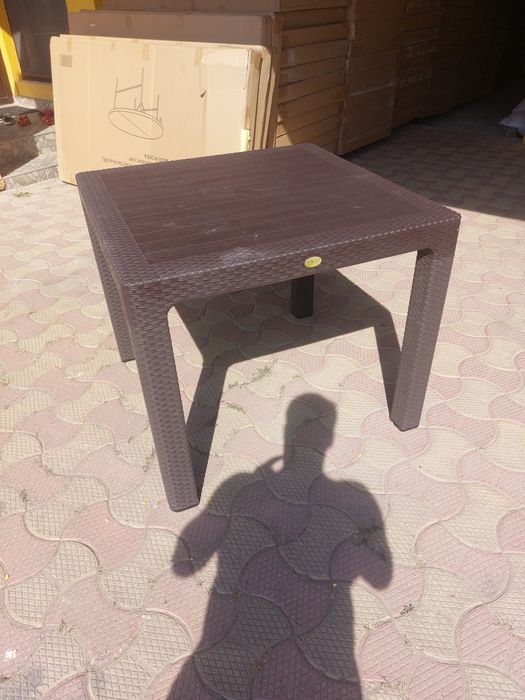 Vand mese, scaune, corturi NOI