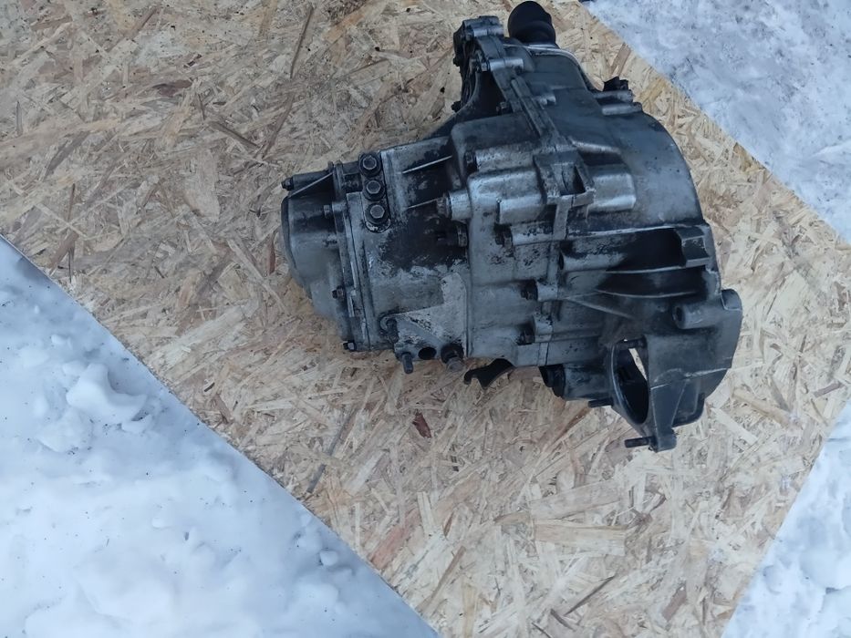 Продам коробку передач на ваз21099