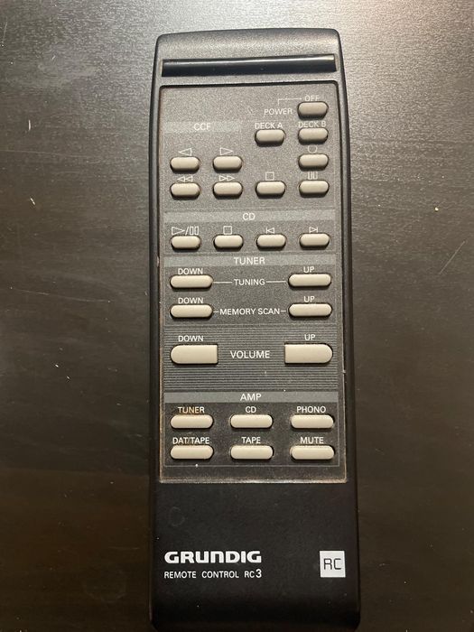 Linie Grundig din colectia personala, perfect funcțională, cu telecoma