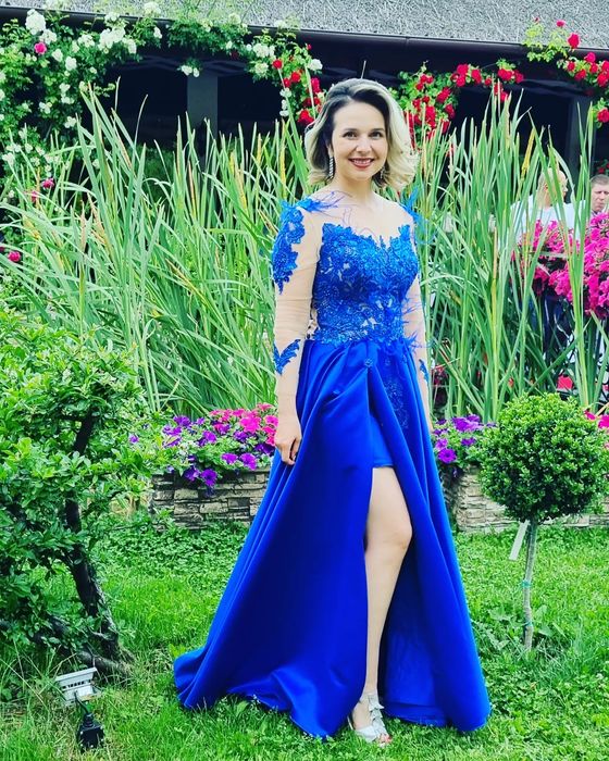 Vând rochie unicat lungă albastru marimea 40-42 cu corset