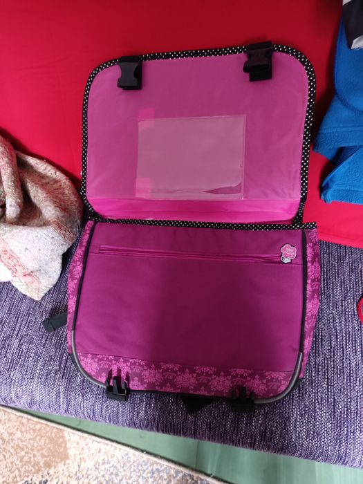 Ghiozdan  culoare roz fata