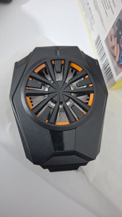 Cooler pentru răcirea smartfonului