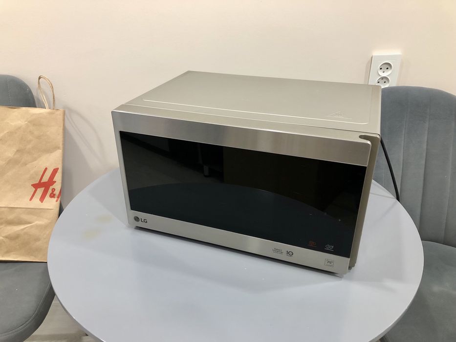 Микроволновка LG в отличном состоянии